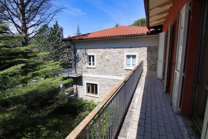 Image No.52-10 Bed Hotel for sale