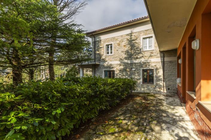 Image No.7-10 Bed Hotel for sale