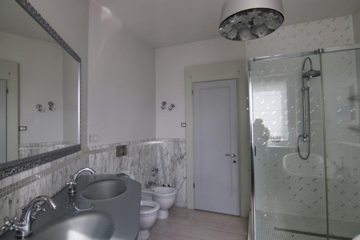 Image No.26-5 Bed Villa for sale