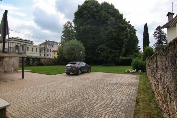 Image No.59-5 Bed Villa for sale