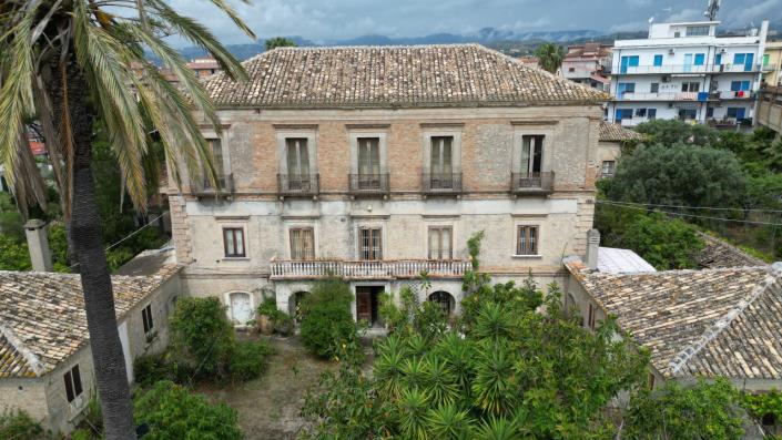 Image No.9-Villa de 11 chambres à vendre à Calabre