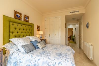 11-20939a0134ad724a8cb2a801094d15a4