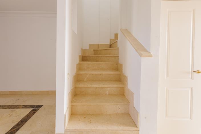 Image No.10-2 Bed Townhouse for sale