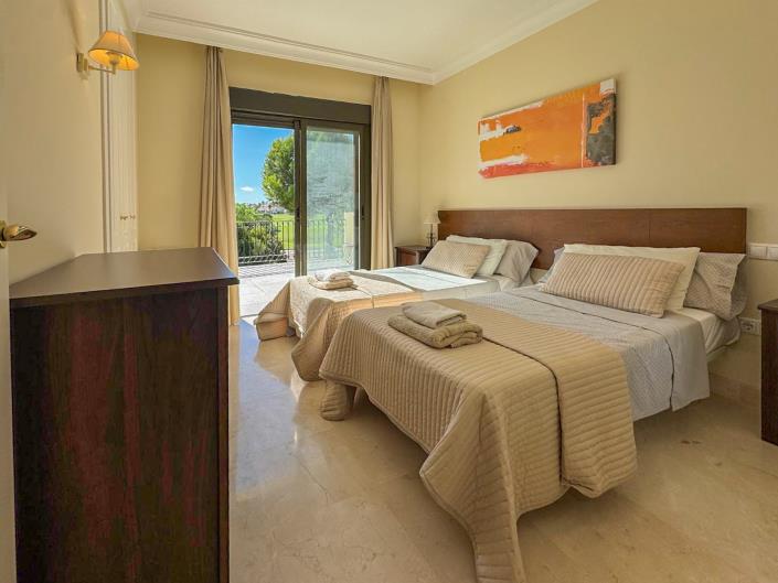 Image No.39-4 Bed Villa / Detached for sale