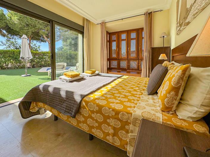 Image No.53-4 Bed Villa / Detached for sale