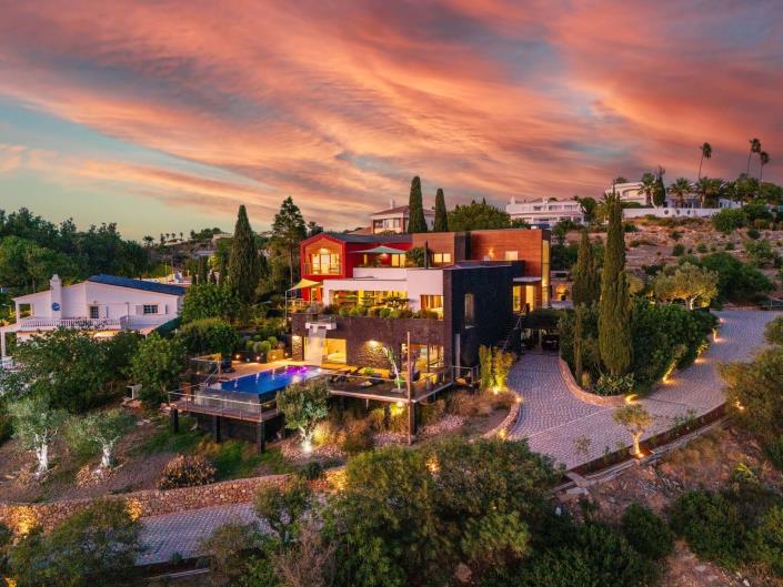 Image No.23-4 Bed Villa / Detached for sale