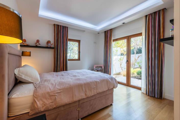 Image No.35-4 Bed Villa / Detached for sale