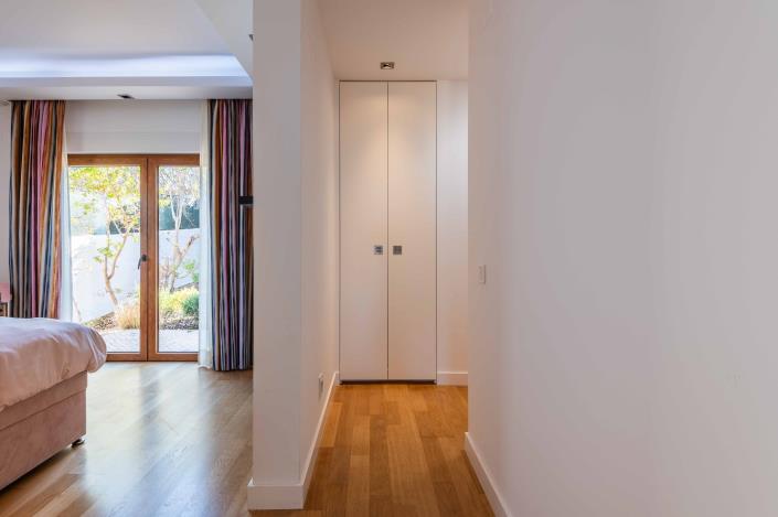 Image No.36-4 Bed Villa / Detached for sale