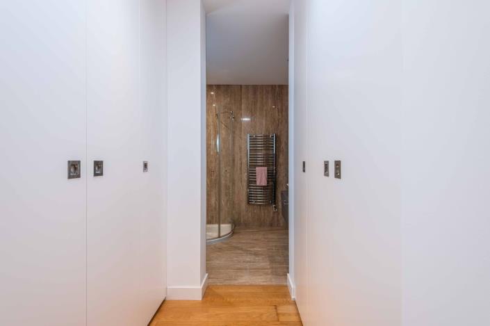 Image No.37-4 Bed Villa / Detached for sale