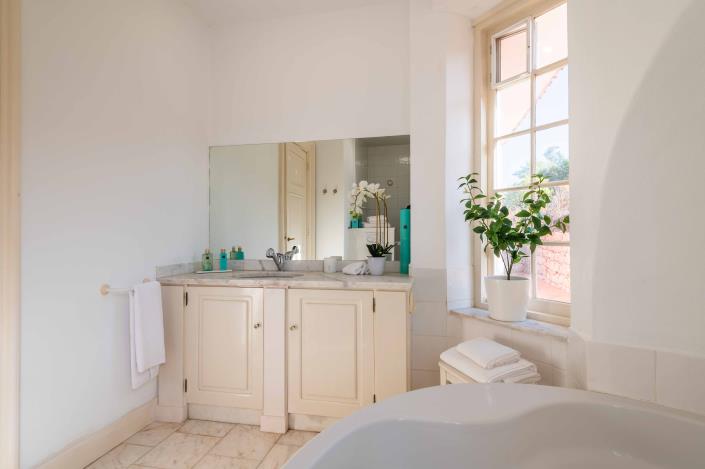 Image No.12-5 Bed Villa / Detached for sale