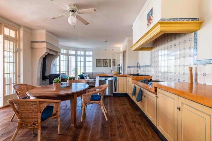 Image No.5-5 Bed Villa / Detached for sale