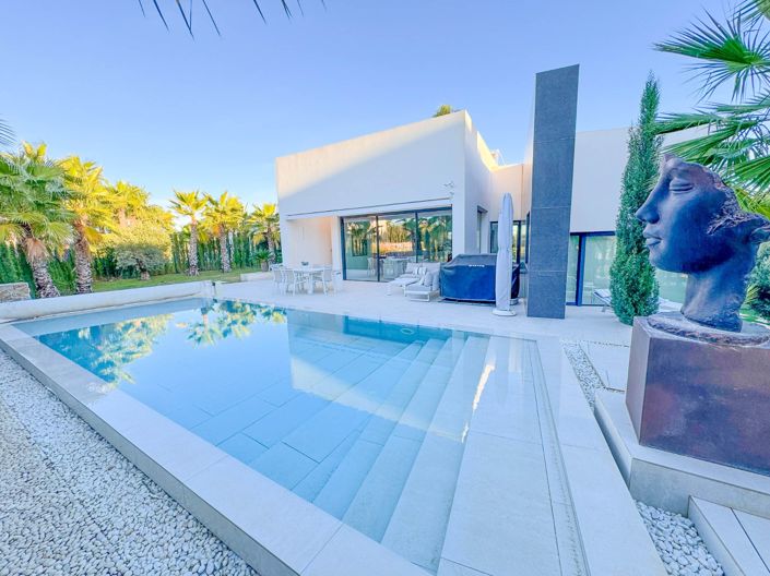 Image No.3-Villa de 3 chambres à vendre à Las Colinas Golf