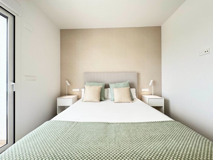 Image No.25-2 Bed Apartment for sale