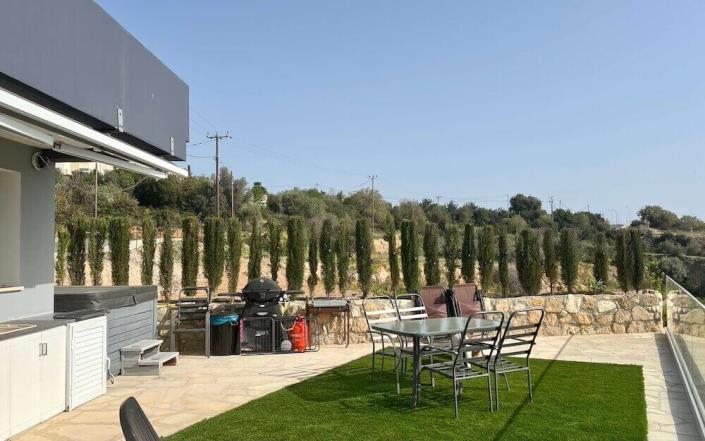 Image No.34-3 Bed Villa / Detached for sale