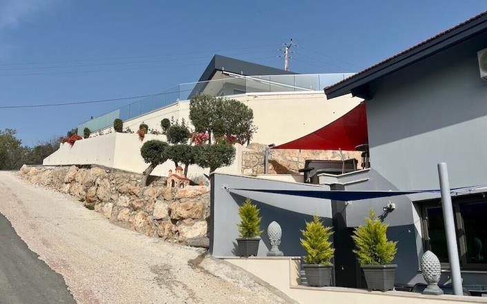 Image No.37-3 Bed Villa / Detached for sale