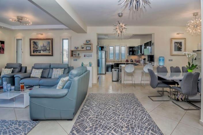 Image No.10-Villa de 4 chambres à vendre à Neon Chorion