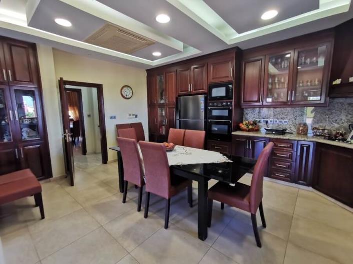 Image No.3-4 Bed Villa / Detached for sale