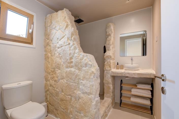 Image No.5-Propriété de 4 chambres à vendre à Anarita