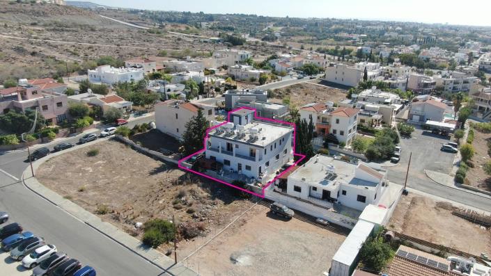 Image No.2-2 Bed Property for sale