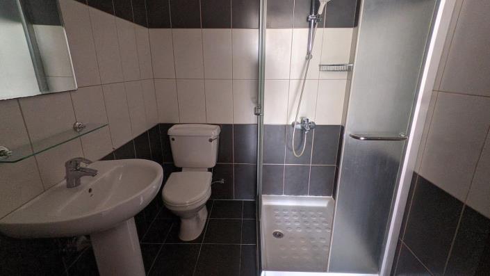 Image No.21-2 Bed Property for sale