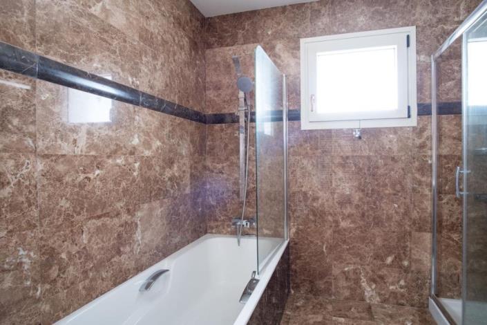 Image No.8-3 Bed Villa / Detached for sale