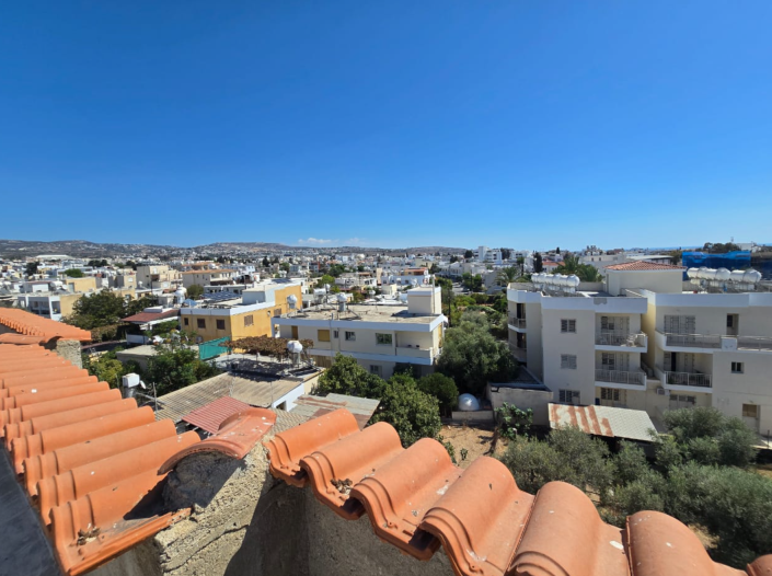 Image No.22-12 Bed Property for sale