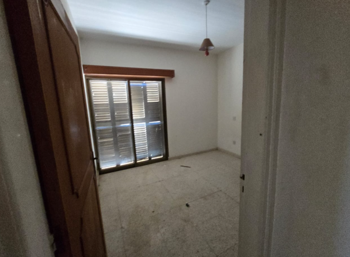 Image No.7-12 Bed Property for sale