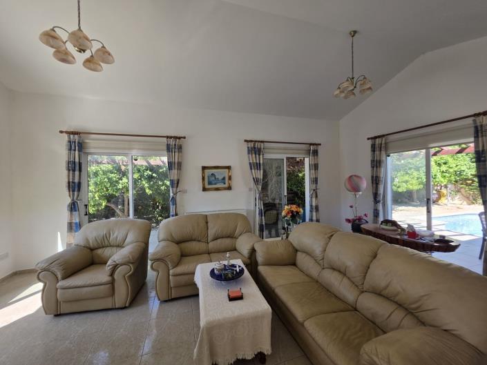 Image No.3-Bungalow de 3 chambres à vendre à Peyia