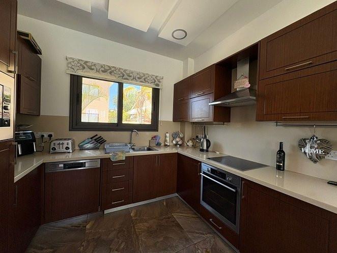 Image No.2-3 Bed Villa for sale