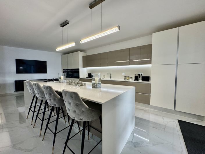 Image No.14-3 Bed Villa for sale