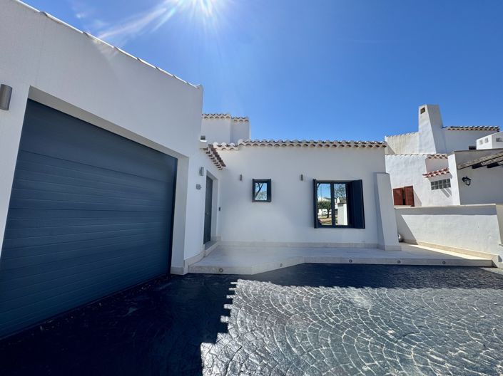 Image No.33-3 Bed Villa for sale