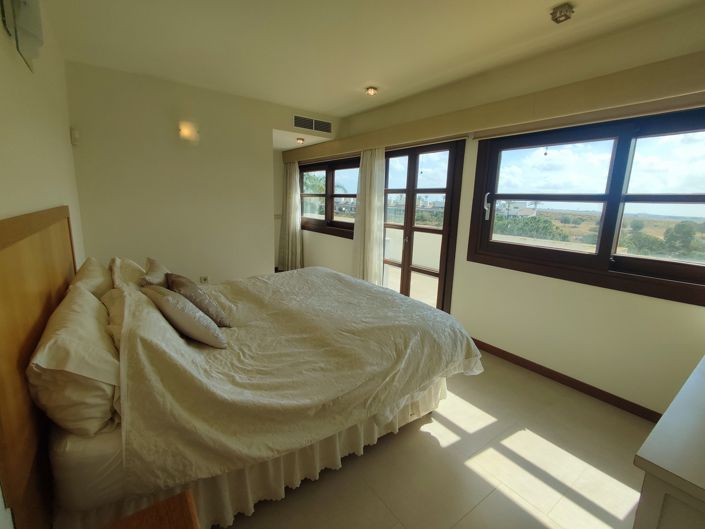 Image No.44-4 Bed Villa for sale