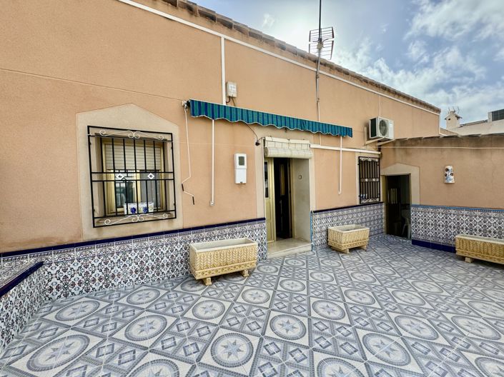 Image No.11-3 Bed Townhouse for sale