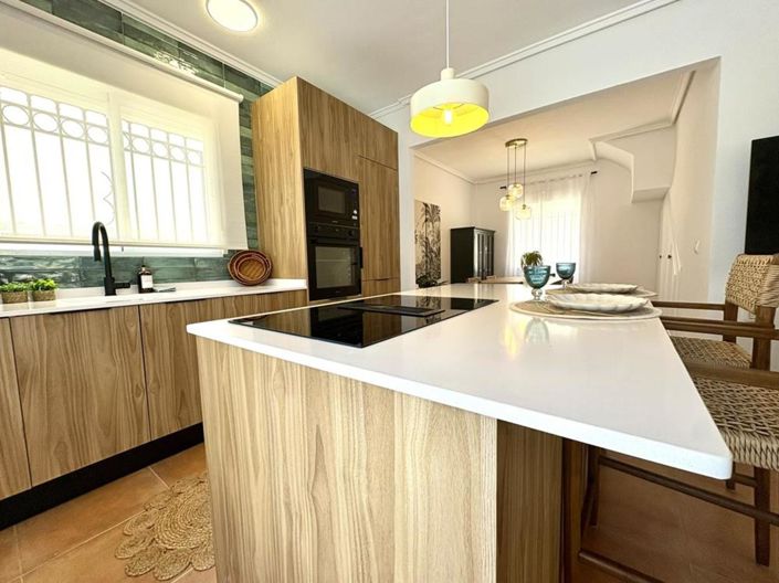 Image No.28-3 Bed Villa for sale