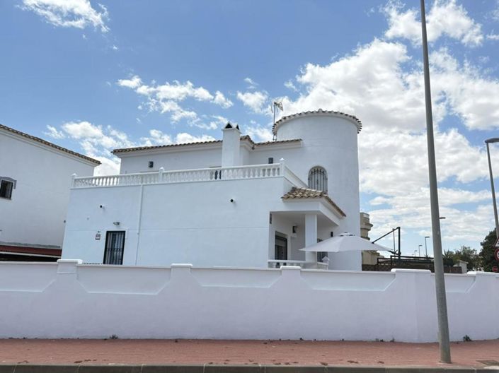 Image No.10-3 Bed Villa for sale