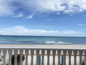 03f79d0930a20651a77dxlarge