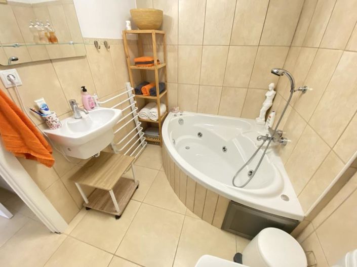 Image No.33-3 Bed Apartment for sale