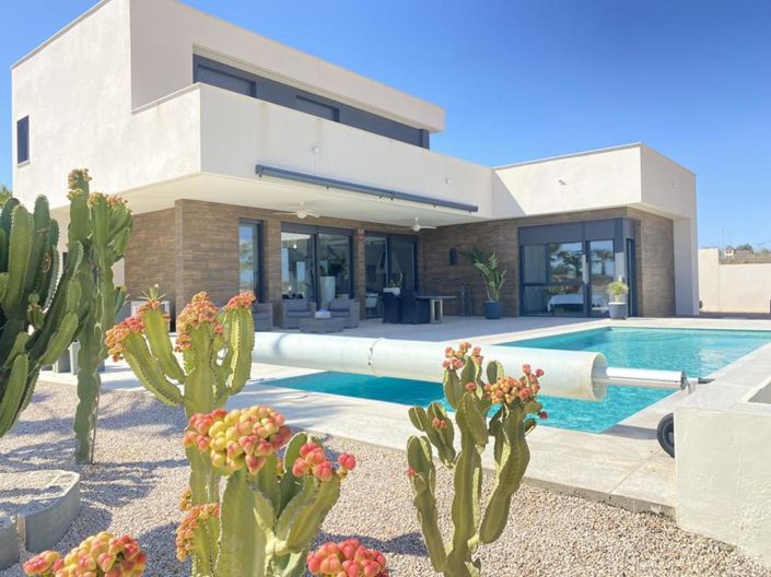 Image No.3-4 Bed Villa for sale