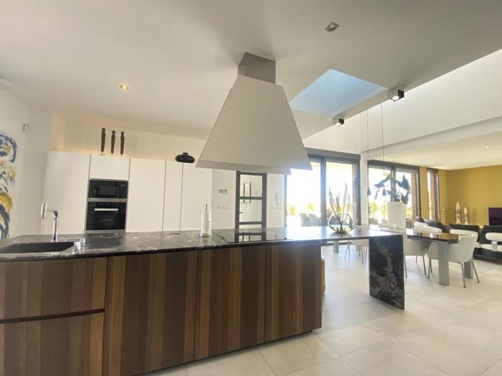 Image No.30-4 Bed Villa for sale