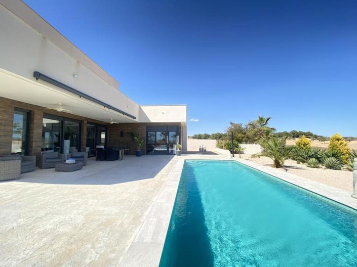 Image No.5-4 Bed Villa for sale