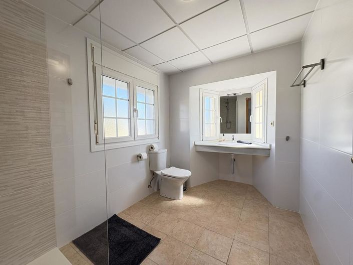 Image No.29-3 Bed Villa for sale