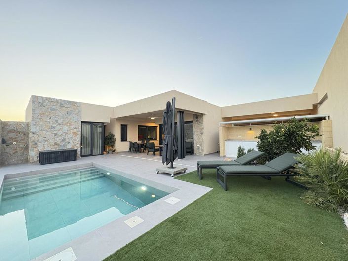 Image No.7-2 Bed Villa for sale