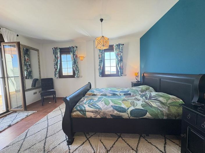 Image No.35-3 Bed Villa for sale