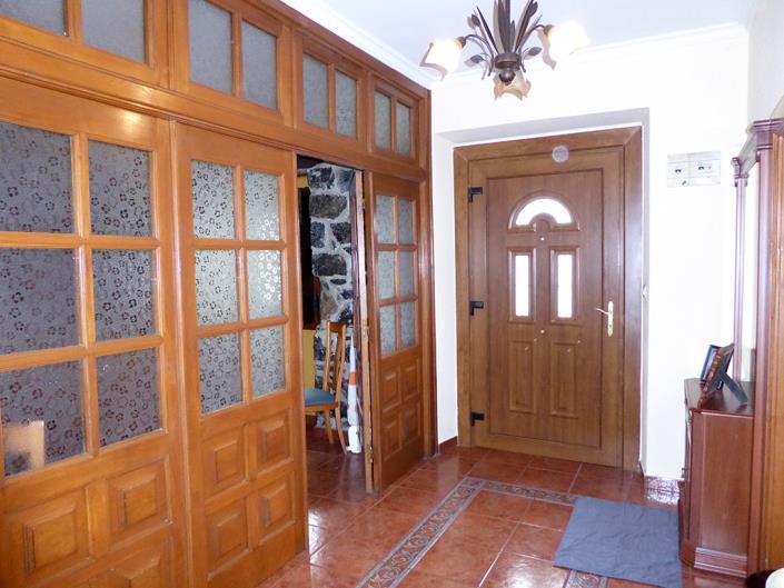 Image No.3-9 Bed Semi-Detached for sale