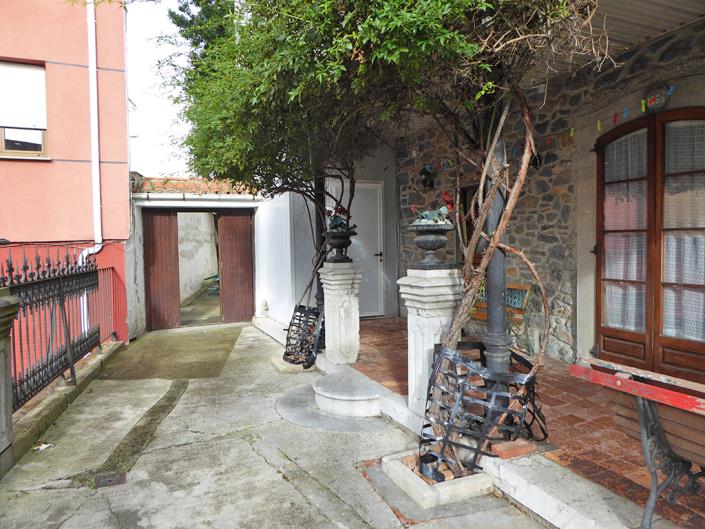 Image No.9-9 Bed Semi-Detached for sale