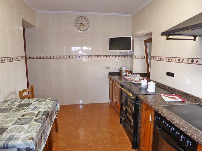 Image No.14-9 Bed Semi-Detached for sale