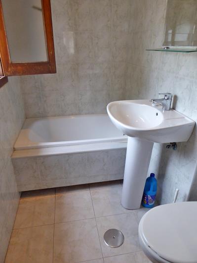 Image No.35-9 Bed Semi-Detached for sale