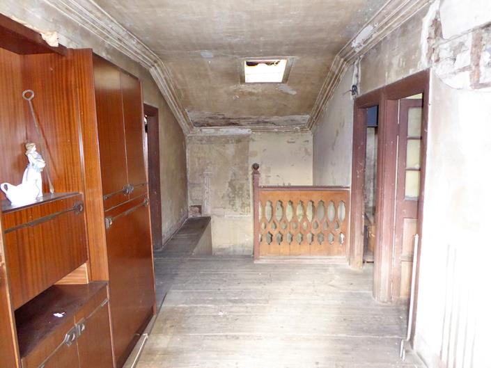 Image No.39-9 Bed Semi-Detached for sale