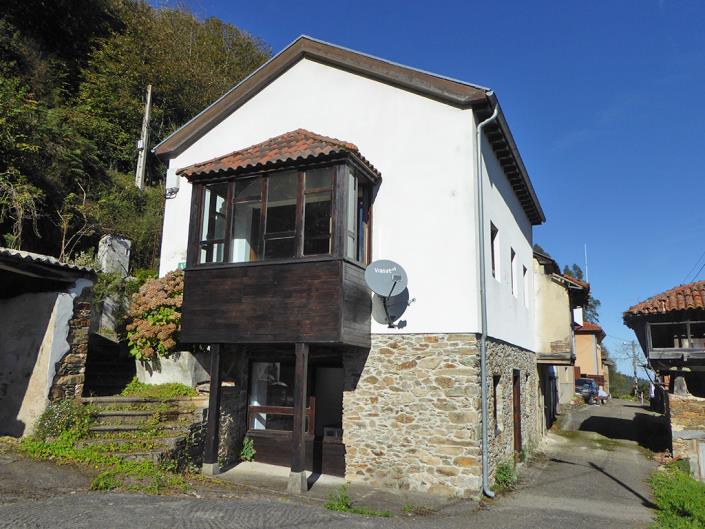 Image No.13-3 Bed Country Property for sale