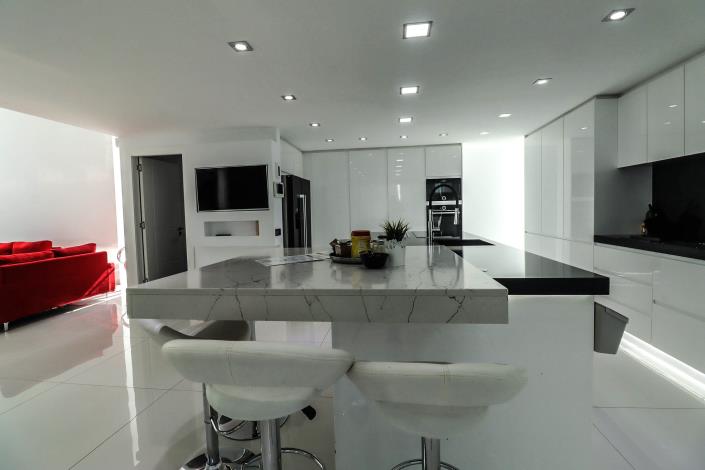 Image No.10-7 Bed Villa / Detached for sale